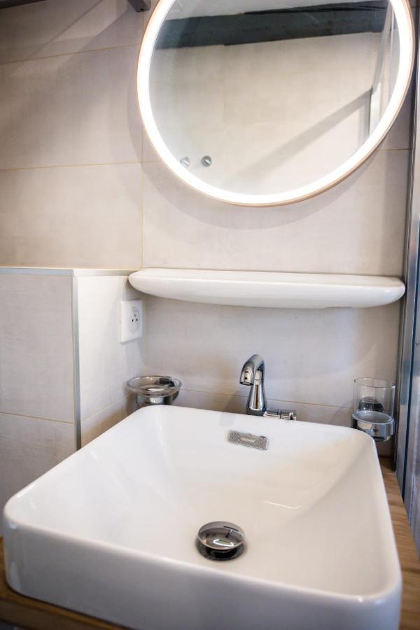 L'Escale Bleue - Apartment For 2 To 4 People In The Heart Of Annecy Luaran gambar